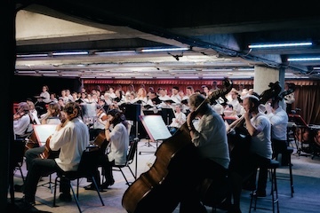074 - LR - Philharmonia Orchestra, Mozart Great Mass in C minor, 2026. Courtesy Bold Tendencies  Dan John Lloyd 360 x 240.jpg