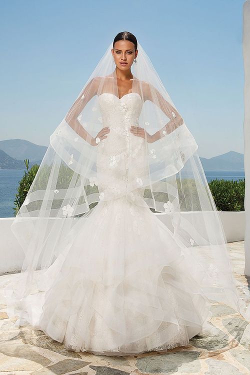 8915 dress and veil.jpg 8915 dress and veil.jpg