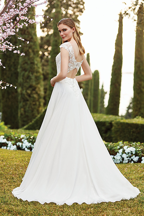 Brides of Southampton_Sincerity_44159 (Back2).jpg Brides of Southampton_Sincerity_44159 (Back2).jpg